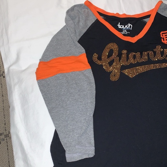 Gently Loved Women's San Francisco Giants 3/4-Sleeve Raglan V-Neck T-Shirt - Picture 2 of 9